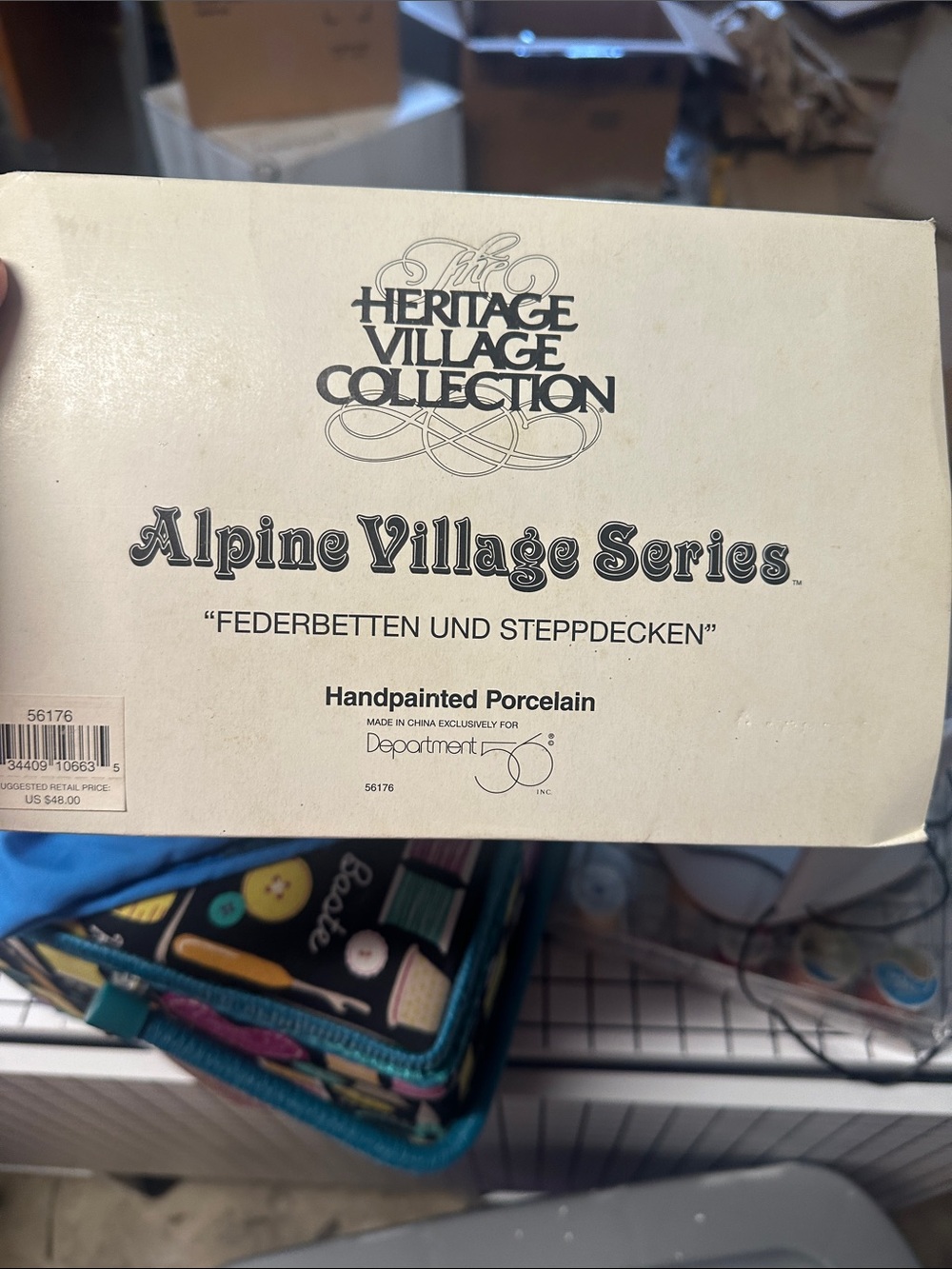 Dept 56 Alpine Village Federbetten und Steppdecken - Picture 2 of 2